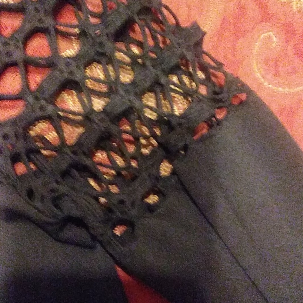 Seamless Mesh/Netted Top - Picture 3 of 5